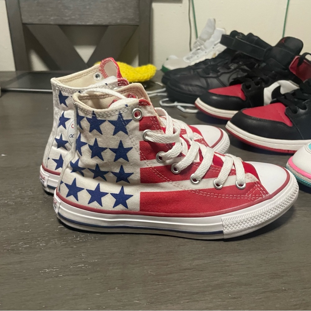 Converse - Picture 3 of 6
